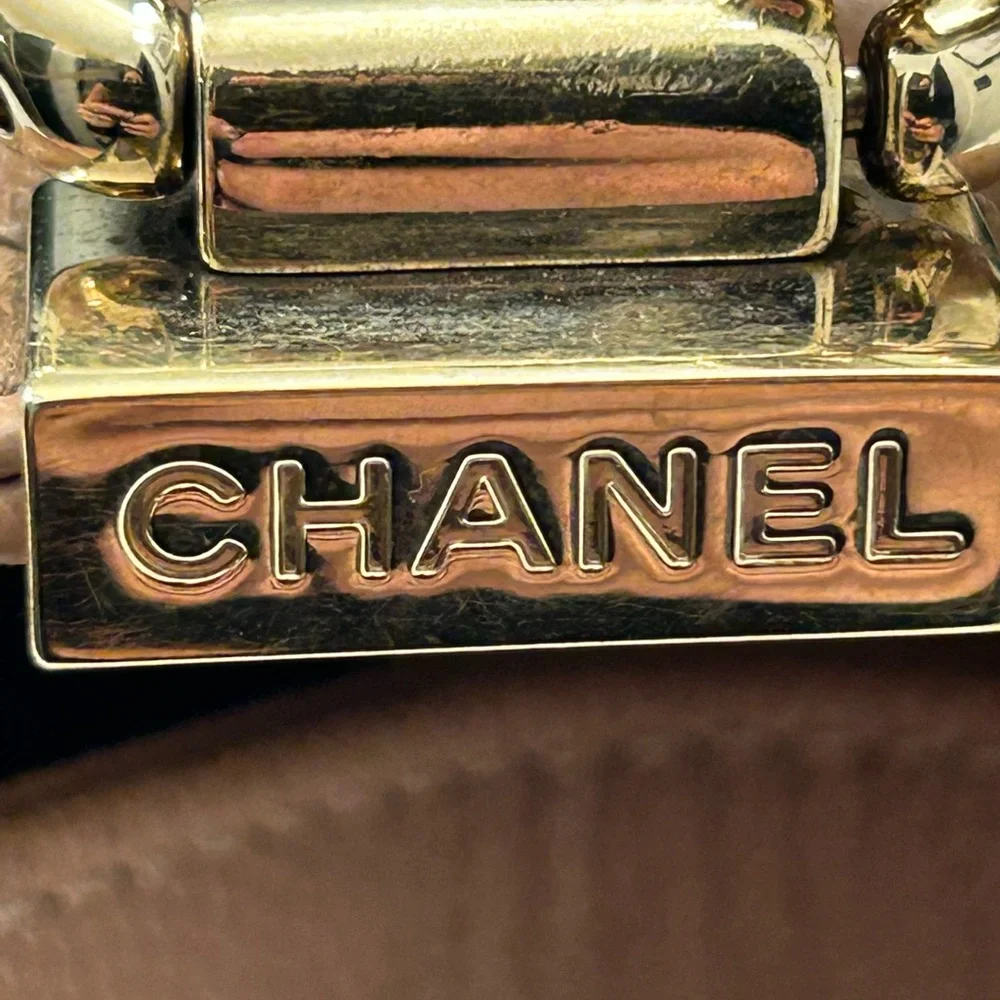 SOLD PRIVATE
Chanel Le Boy Old Medium Light Gold Hardware - Picture 8 of 16